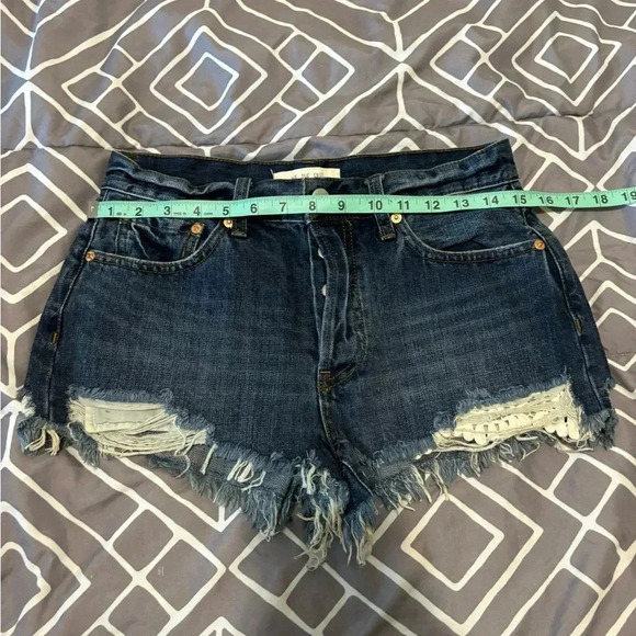 We The Free Free People Daisy Chain Blue Denim Cut-Off Shorts w/ Lace, Size 27 - Picture 4 of 12
